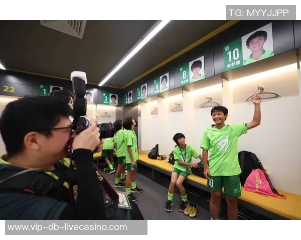 王飞足球:从青涩少年到职业球员的成长之路与奋斗故事 王飞足球:从青涩少年到职业球员的成长之路与奋斗故事